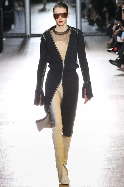 Look 27